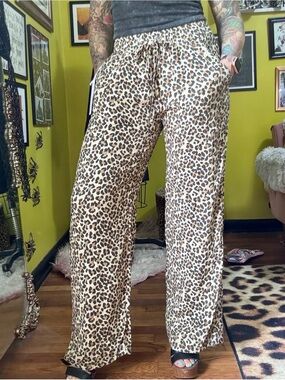 Sienna Sky Leopard Print Wide-Leg Drawstring Pants Small